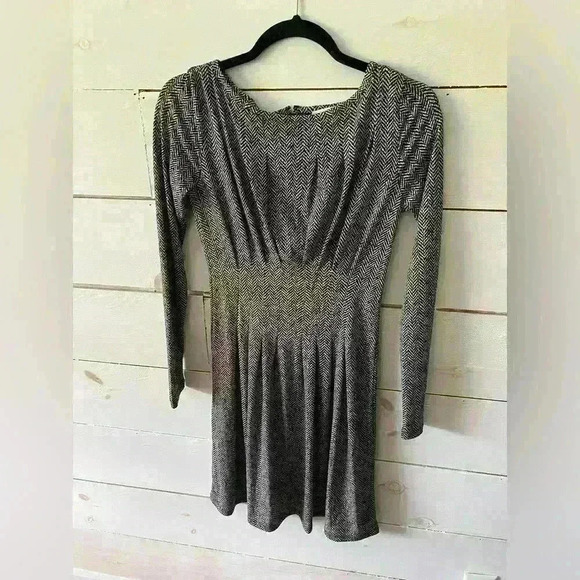 Michael Kors chevron print dress, size xs. - Picture 1 of 5